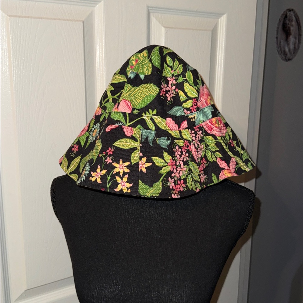 🖤VERA BRADLEY RETIRED BOTANICAL BUCKET HAT🖤 - Picture 8 of 8